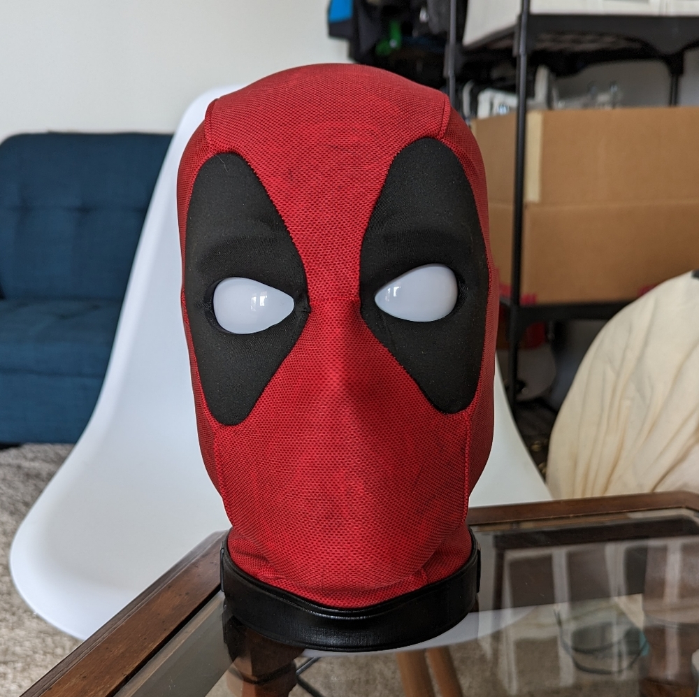 Marvel Deadpool Interactive Moving Talking Head, Collectible